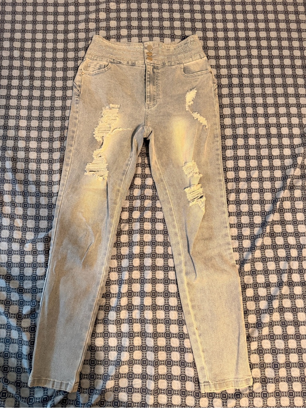 High-Waist Distressed Light Wash Butt Lifting Jeans - NWOT